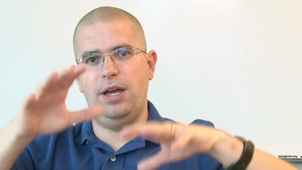 Does Google remove the PageRank coming from links on pages that no longer exist?